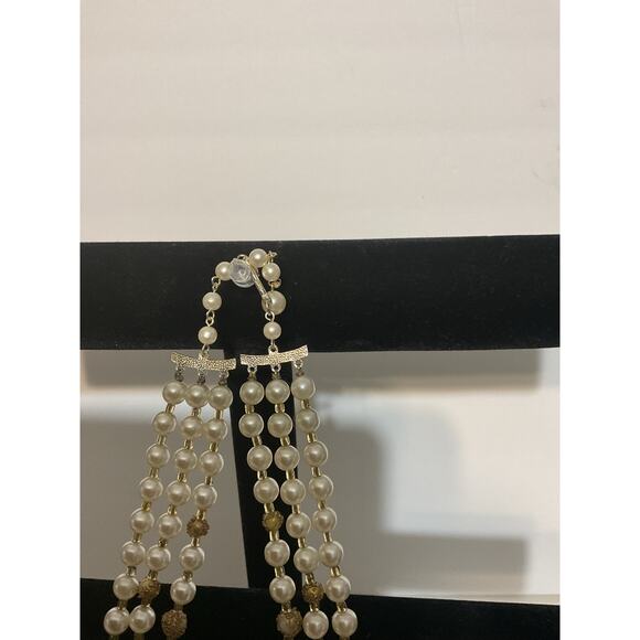 Vintage 3 Layer Necklace - Faux Pearls & Textured Gold Beads - Picture 2 of 4